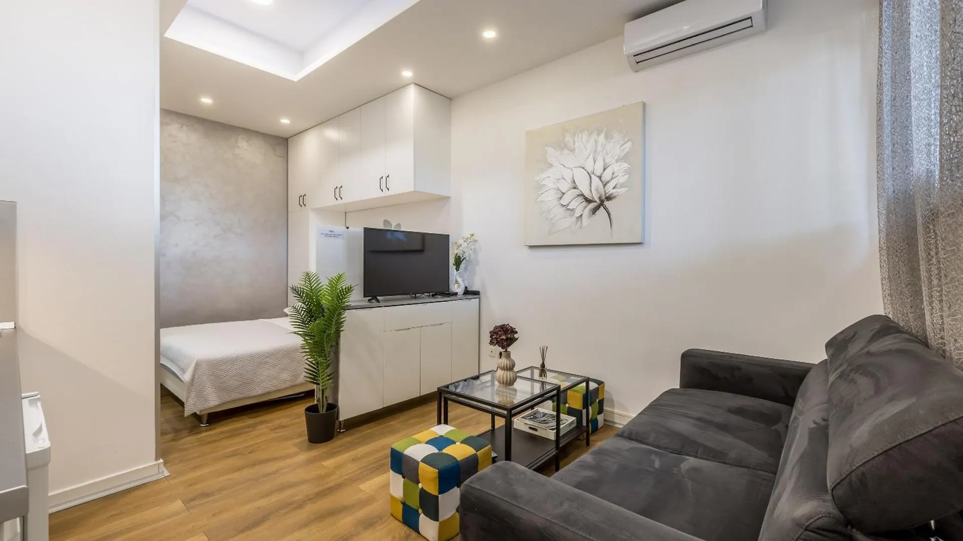 Studio Apartments Twins Split