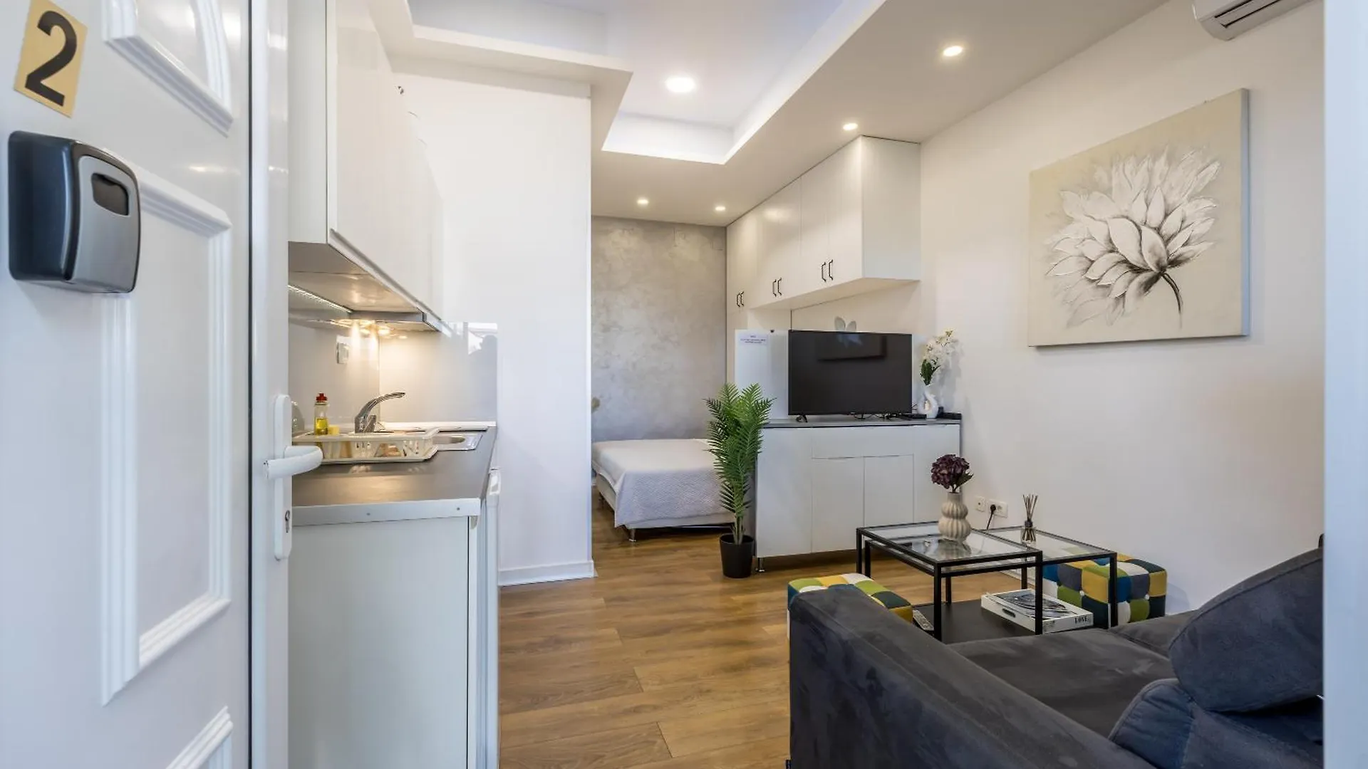 Studio Apartments Twins Split