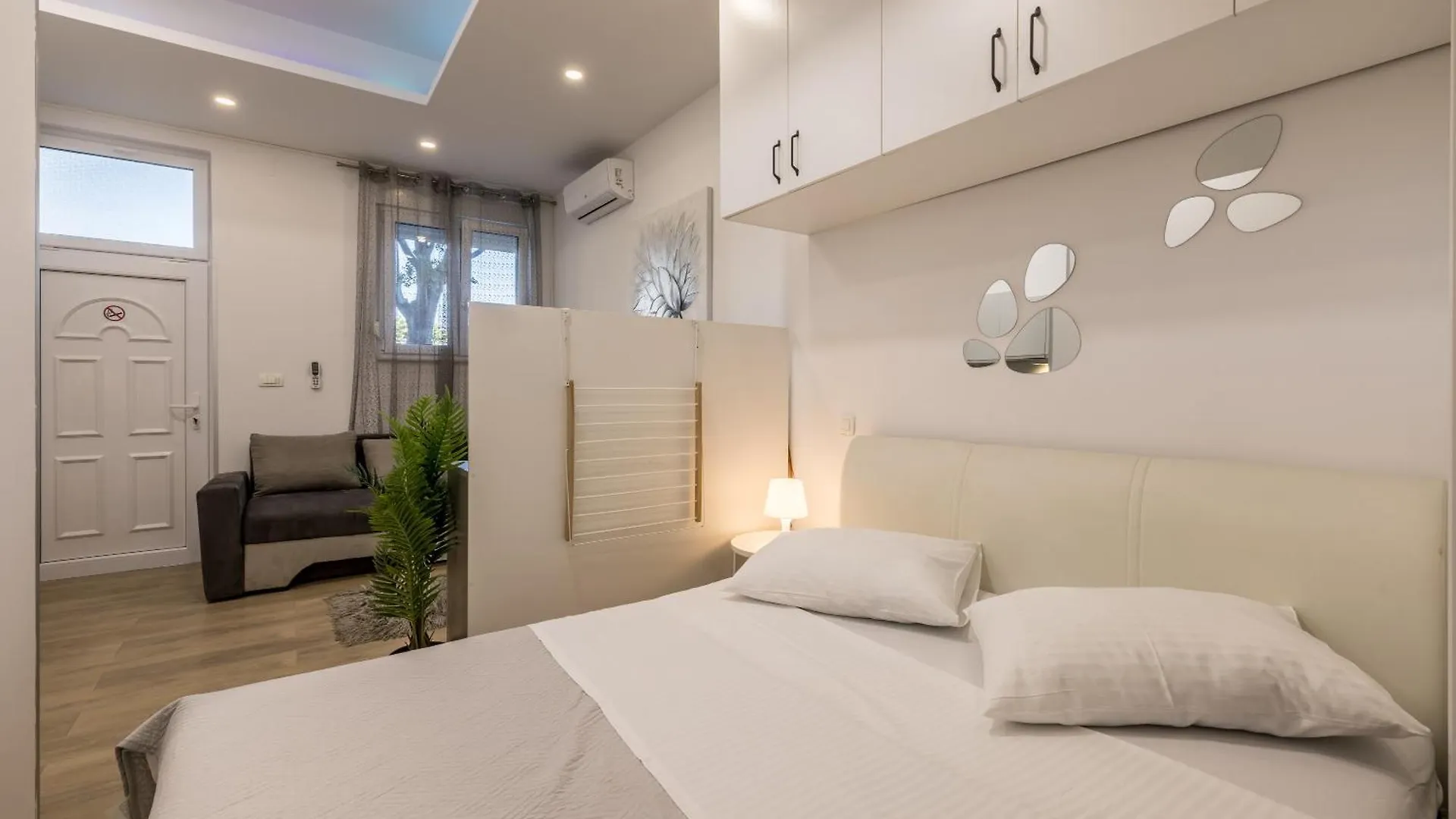 Studio Apartments Twins Split