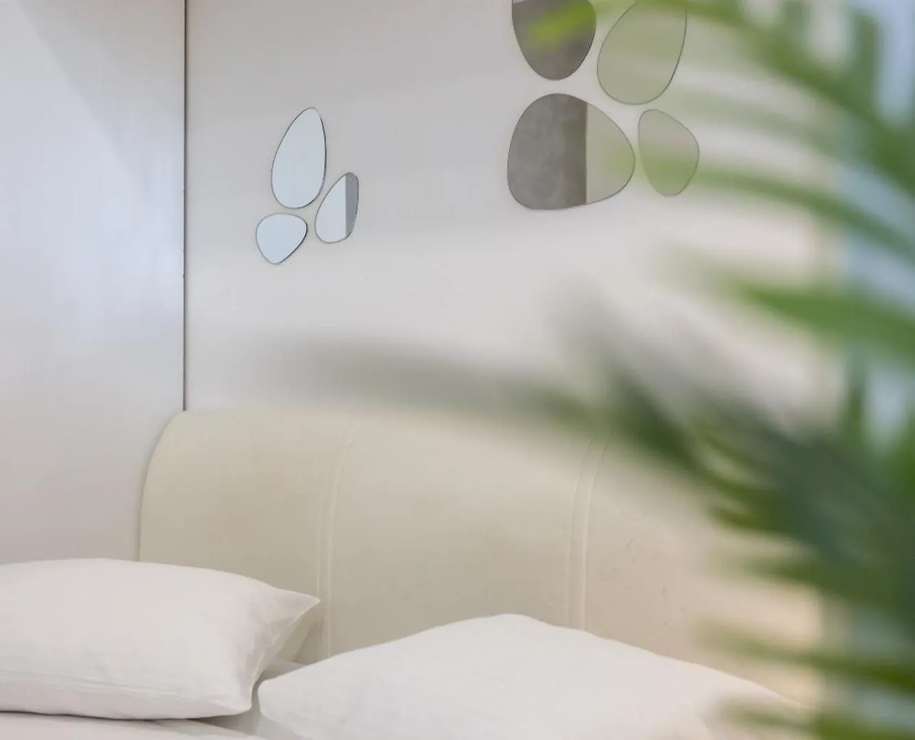 Studio Apartments Twins Split 0*,