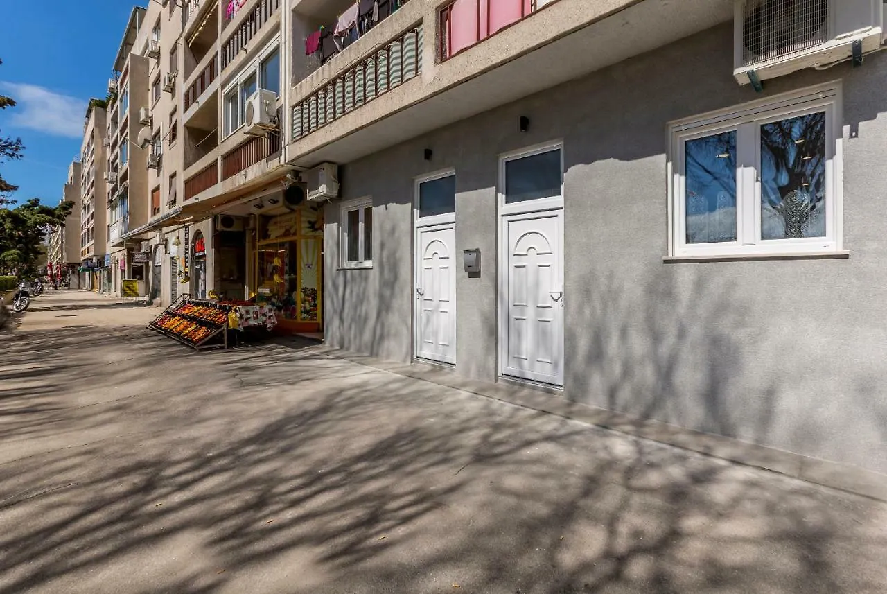 Studio Apartments Twins Split