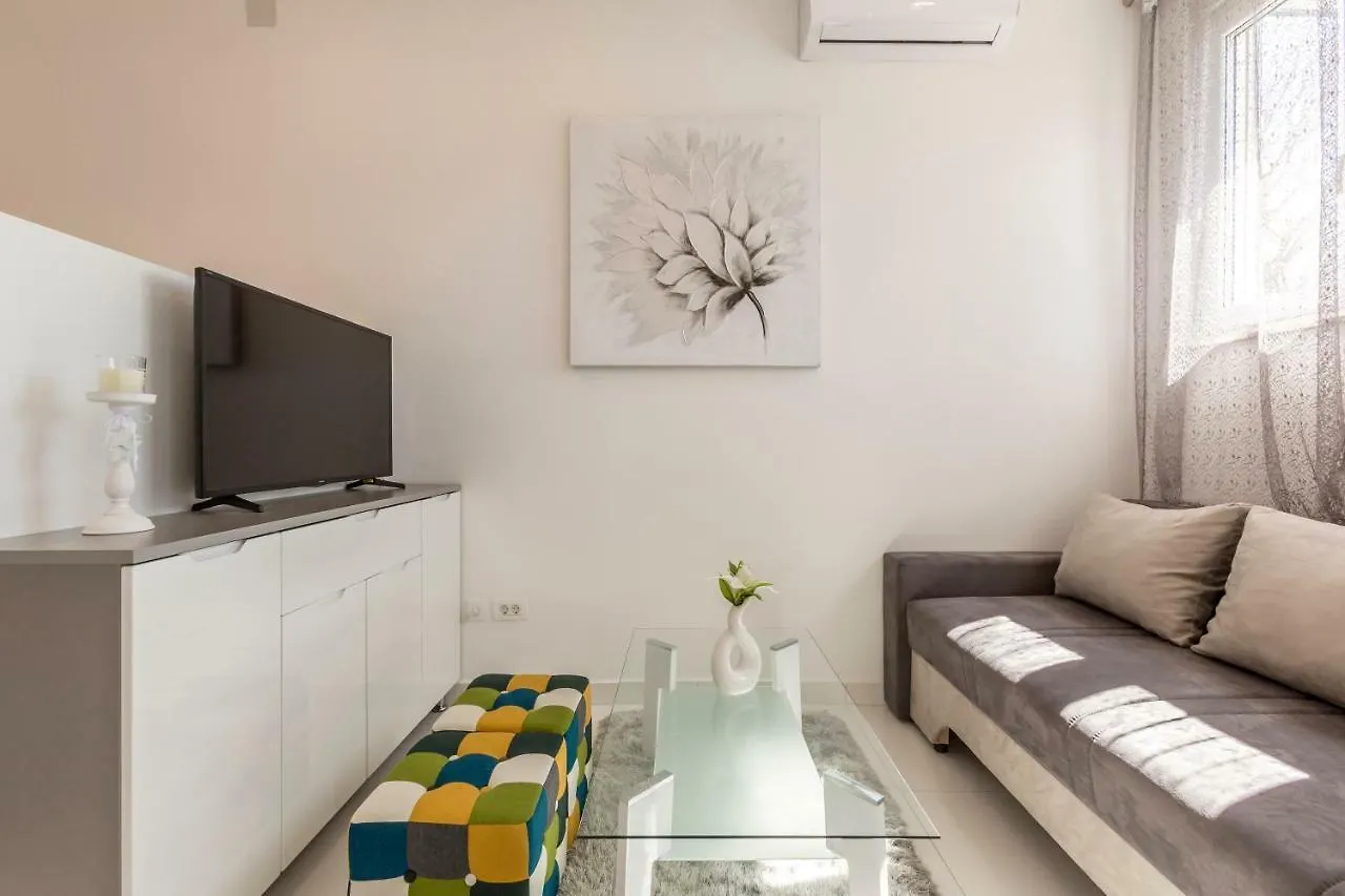 Studio Apartments Twins Split