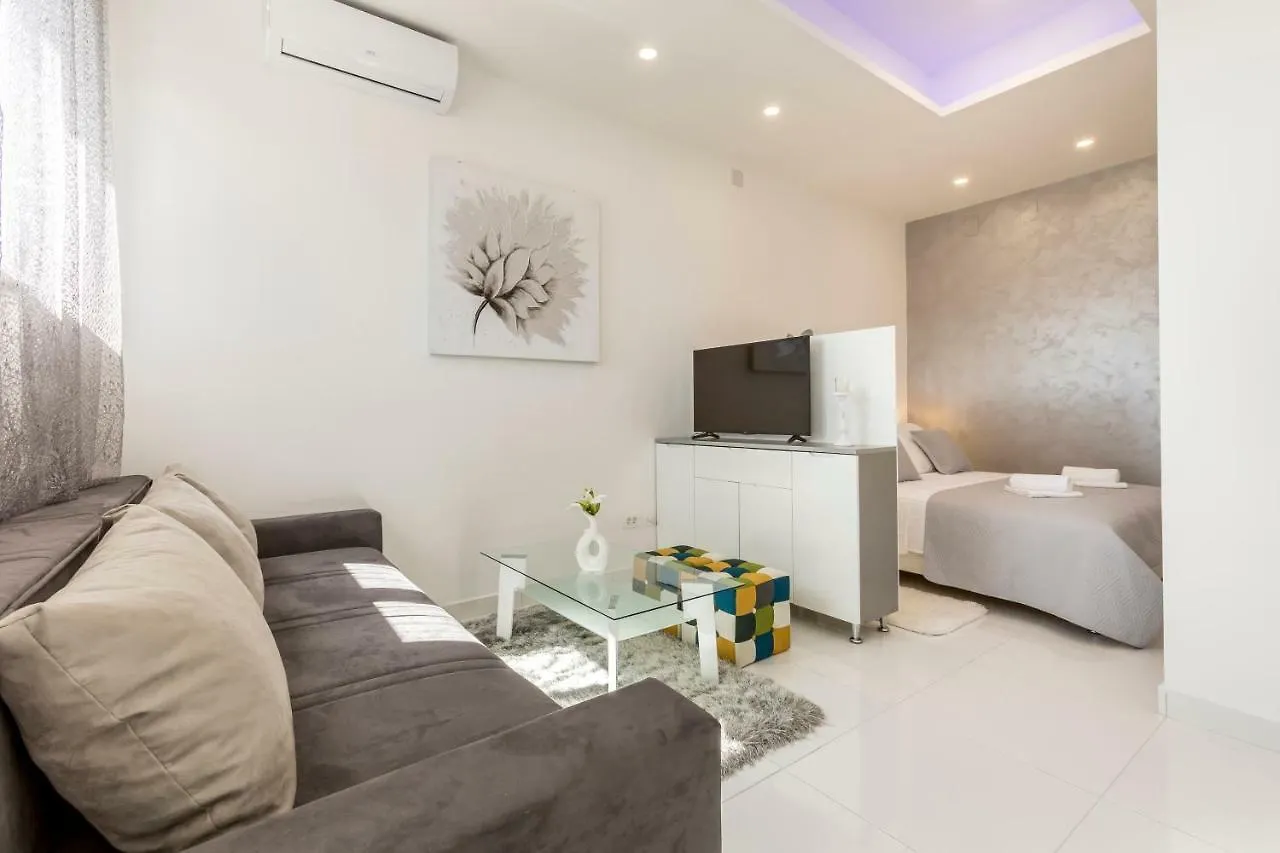 Studio Apartments Twins Split Croatia