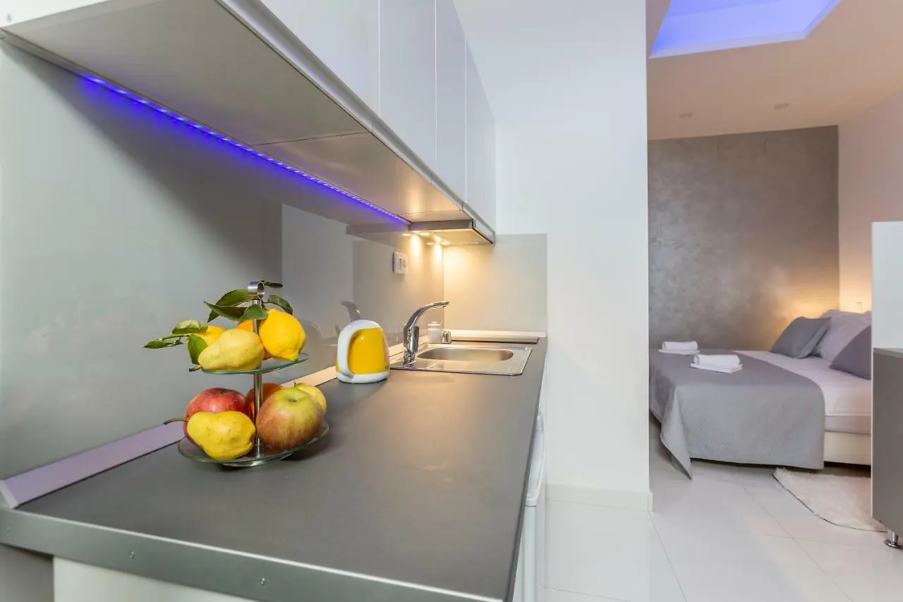 Studio Apartments Twins Split