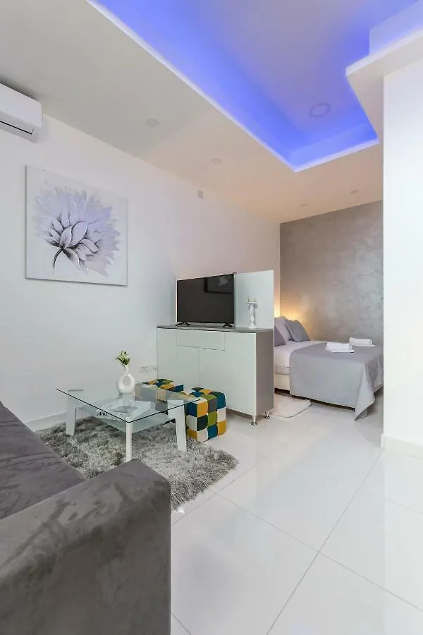 Studio Apartments Twins Split