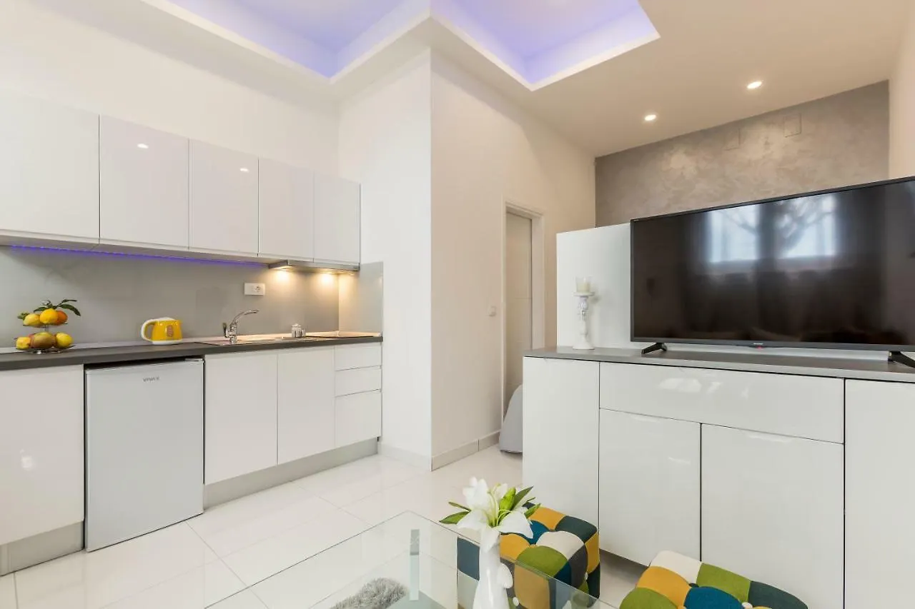 Studio Apartments Twins Split